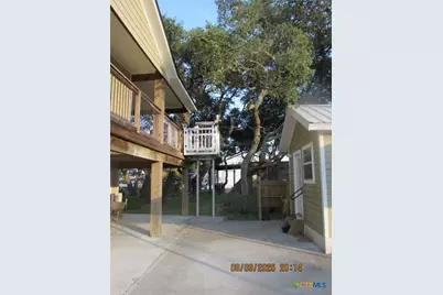 911 W Madison Avenue, Port O'Connor, TX 77982 - Photo 3