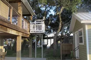 911 W Madison Ave, Port O'Connor, TX 77982 - Photo 3