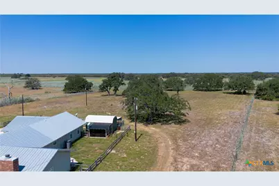 3752 Fm-77, Nixon, TX 78140 - Photo 11