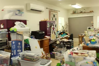 222 Oak Valley, La Vernia, TX 78121 - Photo 5