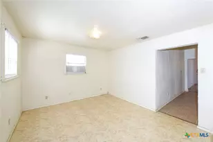 242 E Austin St, New Braunfels, TX 78130 - Photo 15