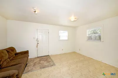 242 E Austin Street, New Braunfels, TX 78130 - Photo 13