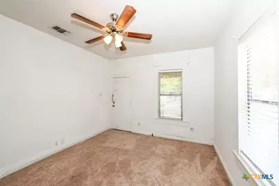 242 E Austin Street, New Braunfels, TX 78130 - Photo 9