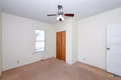 242 E Austin Street, New Braunfels, TX 78130 - Photo 17