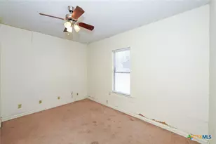 242 E Austin St, New Braunfels, TX 78130 - Photo 19