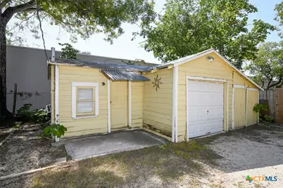 242 E Austin Street, New Braunfels, TX 78130 - Photo 25