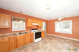 882 Samuels St, New Braunfels, TX 78130 - Photo 11