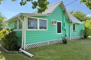 302 E Dallas Ave, Seadrift, TX 77983 - Photo 9