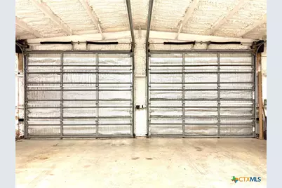 302 E Dallas Avenue, Seadrift, TX 77983 - Photo 5