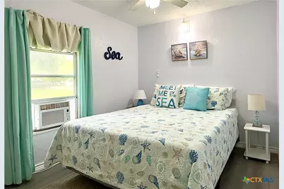 302 E Dallas Avenue, Seadrift, TX 77983 - Photo 17