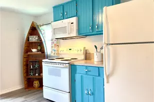 302 E Dallas Ave, Seadrift, TX 77983 - Photo 11