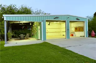 302 E Dallas Ave, Seadrift, TX 77983 - Photo 29