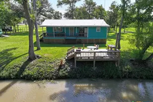 1932 Guadalupe River Dr, Tivoli, TX 77990 - Photo 11