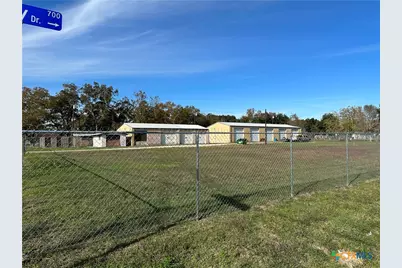 702 Clay Drive, Victoria, TX 77904 - Photo 37