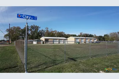 702 Clay Drive, Victoria, TX 77904 - Photo 7