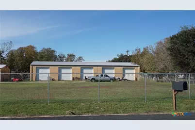 702 Clay Drive, Victoria, TX 77904 - Photo 3