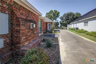 2223 Gruene Lake Dr, New Braunfels, TX 78130 - Photo 13