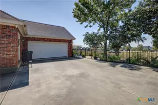 2223 Gruene Lake Dr, New Braunfels, TX 78130 - Photo 15