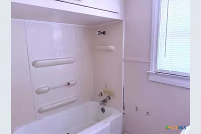 1002 E Sabine Street, Victoria, TX 77901 - Photo 25