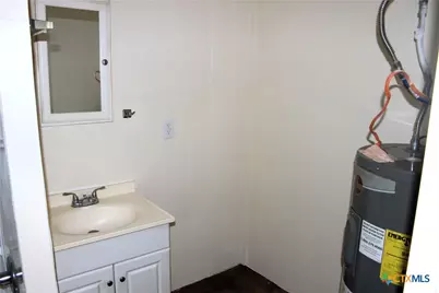 301 E Cedar Street #A, Lometa, TX 76853 - Photo 9
