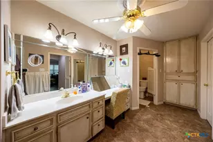 704 E 16th St, Cameron, TX 76520 - Photo 13