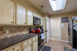704 E 16th St, Cameron, TX 76520 - Photo 9