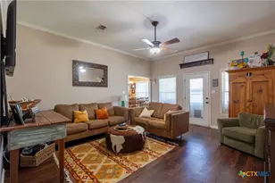 704 E 16th St, Cameron, TX 76520 - Photo 5