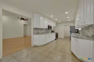 1260 Flaming Oak Dr, New Braunfels, TX 78132 - Photo 5