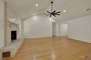 1260 Flaming Oak Dr, New Braunfels, TX 78132 - Photo 9