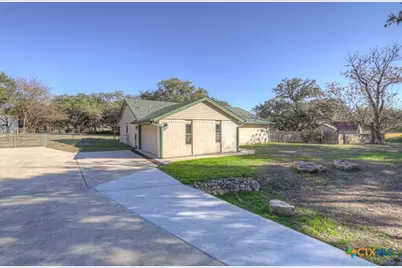 1260 Flaming Oak Drive, New Braunfels, TX 78132 - Photo 45