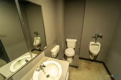 3011 Houston Highway, Victoria, TX 77901 - Photo 9