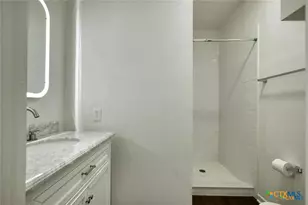 1529 N Colorado St, Lockhart, TX 78644 - Photo 11