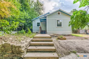 712 S Austin St, Seguin, TX 78155 - Photo 19