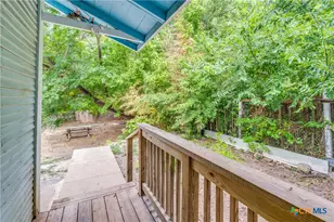 712 S Austin St, Seguin, TX 78155 - Photo 17