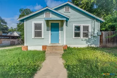 712 S Austin Street, Seguin, TX 78155 - Photo 1