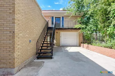 401 W 4th Street, Lampasas, TX 76550 - Photo 35