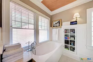 401 W 4th St, Lampasas, TX 76550 - Photo 25