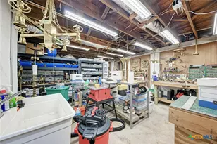 401 W 4th St, Lampasas, TX 76550 - Photo 31