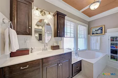 401 W 4th Street, Lampasas, TX 76550 - Photo 23