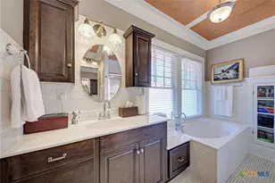 401 W 4th St, Lampasas, TX 76550 - Photo 23