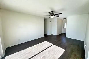 2221 Michigan St, New Braunfels, TX 78130 - Photo 5