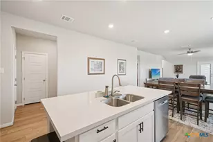 1281 Carl Gln, New Braunfels, TX 78130 - Photo 9