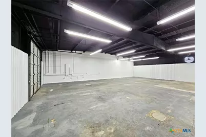 218 Trade Center #100, New Braunfels, TX 78130 - Photo 5