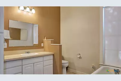 204 S Valley Street, Cuero, TX 77954 - Photo 25