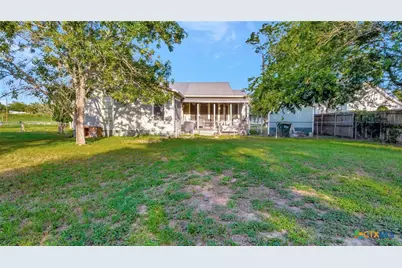 204 S Valley Street, Cuero, TX 77954 - Photo 31