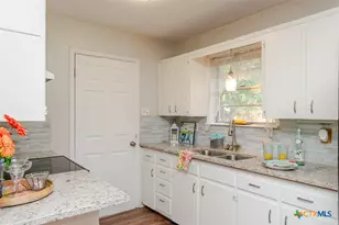 919 Holly St, Copperas Cove, TX 76522 - Photo 3