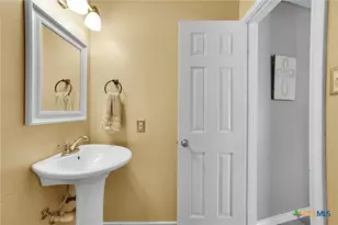 6747 Sunlit Pass Dr, San Antonio, TX 78239 - Photo 19