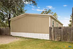 111 Charles St, Cuero, TX 77954 - Photo 17