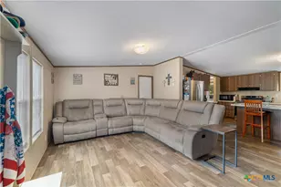 111 Charles St, Cuero, TX 77954 - Photo 5