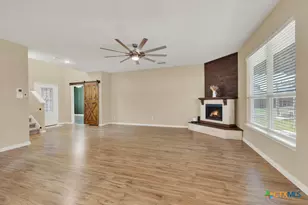 6370 Daisy Way, New Braunfels, TX 78132 - Photo 7